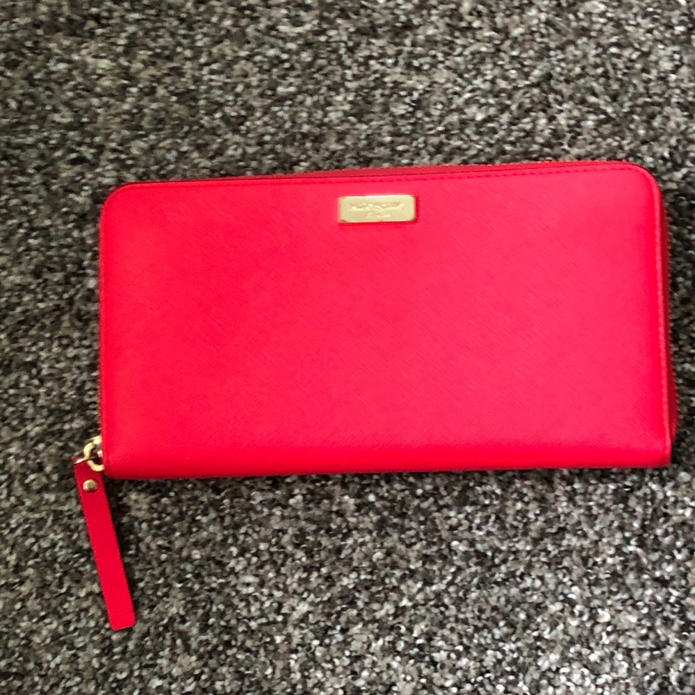 Like New!! Kate Spade Large Continental Wallet!